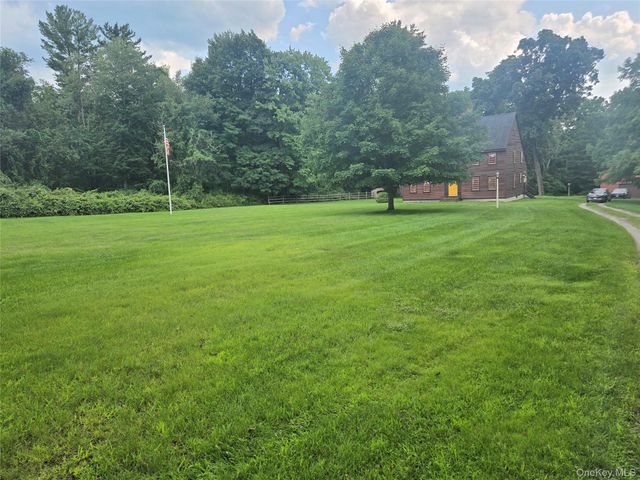 56 Finnerty Place, Putnam Valley, NY 10579