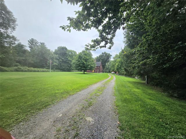 56 Finnerty Place, Putnam Valley, NY 10579