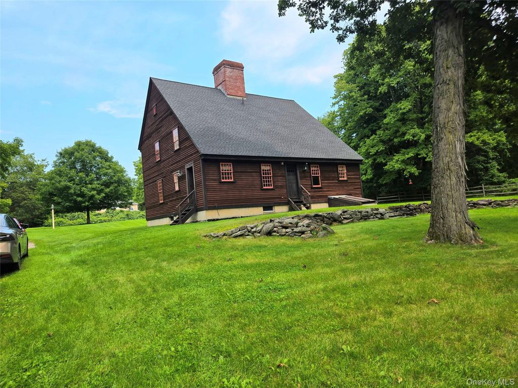 56 Finnerty Place, Putnam Valley, NY 10579 — photo 2