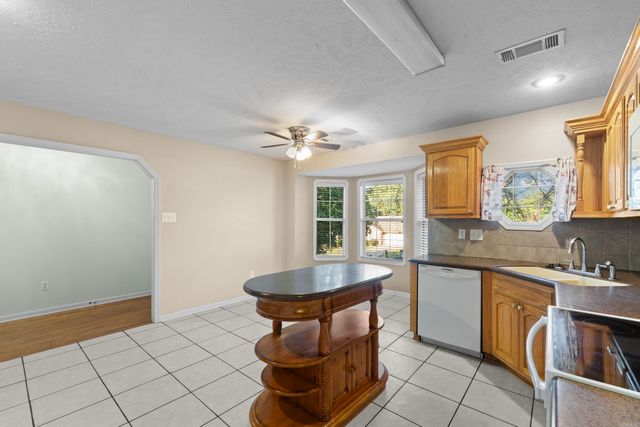 1670 Nuthatch Cir, Conway, AR 72034