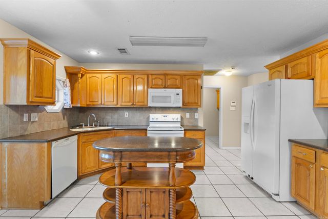 1670 Nuthatch Cir, Conway, AR 72034