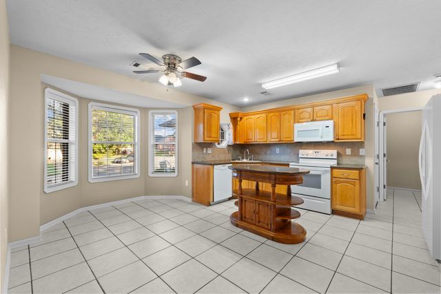 1670 Nuthatch Cir, Conway, AR 72034