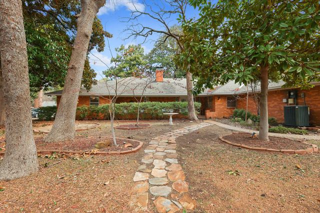 2218 Southridge Drive, Denton, TX 76205