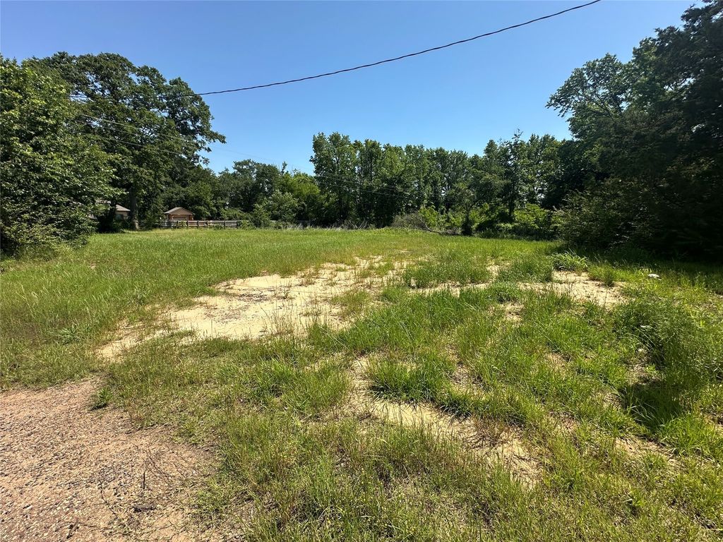1021 Gilmer Road, Winnsboro, TX 75494
