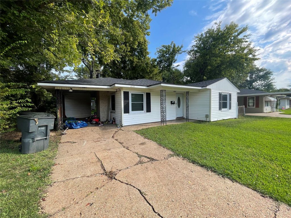 3235 Sarah Street, Bossier City, LA 71112