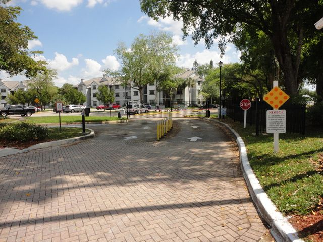 11241 W Atlantic Boulevard Apt 106, Coral Springs, FL 33071