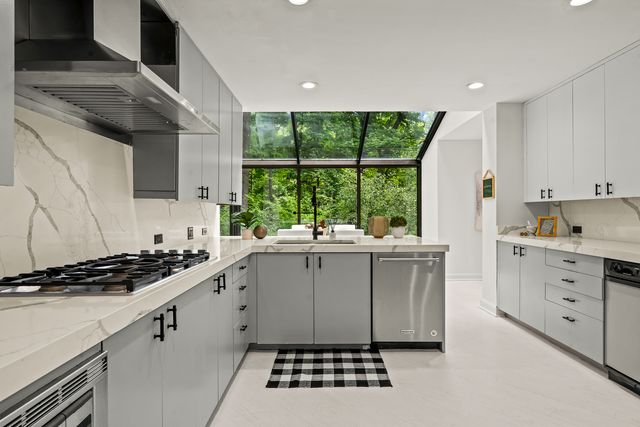 327 Marshman Avenue, Highland Park, IL 60035