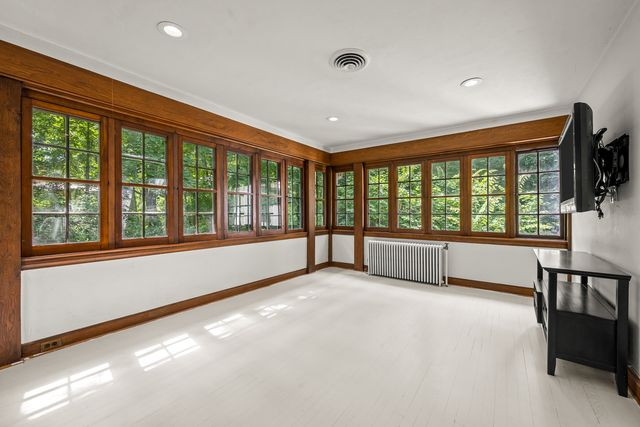 327 Marshman Avenue, Highland Park, IL 60035