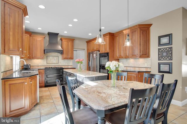 1135 WINDSOR RD, Mechanicsburg, PA 17050