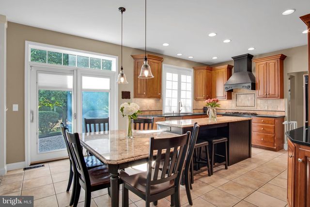 1135 WINDSOR RD, Mechanicsburg, PA 17050