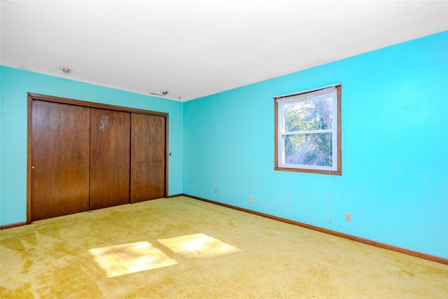 2002 E Main Street, Knoxville, IA 50138