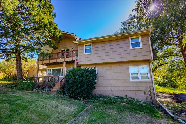 2002 E Main Street, Knoxville, IA 50138