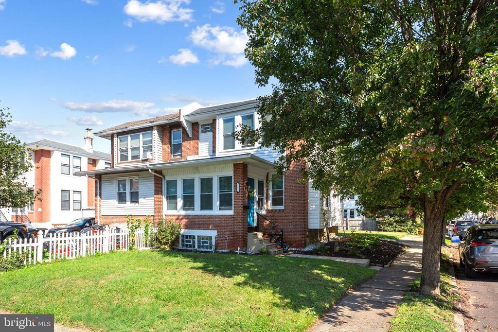 311 FRIENDSHIP ST, PHILADELPHIA, PA 19111 — exterior
