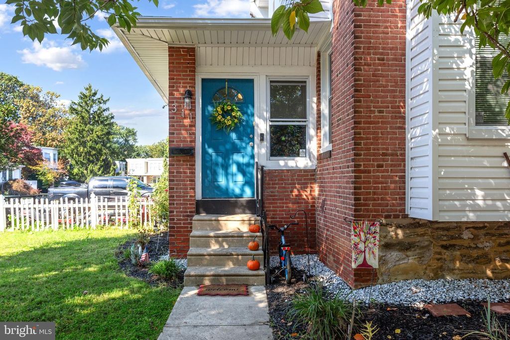 311 FRIENDSHIP ST, PHILADELPHIA, PA 19111 — photo 2