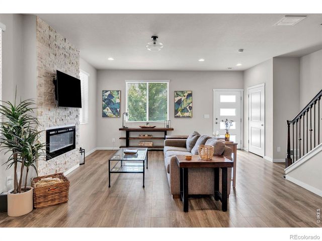 1083 Mountain Drive B, Longmont, CO 80503