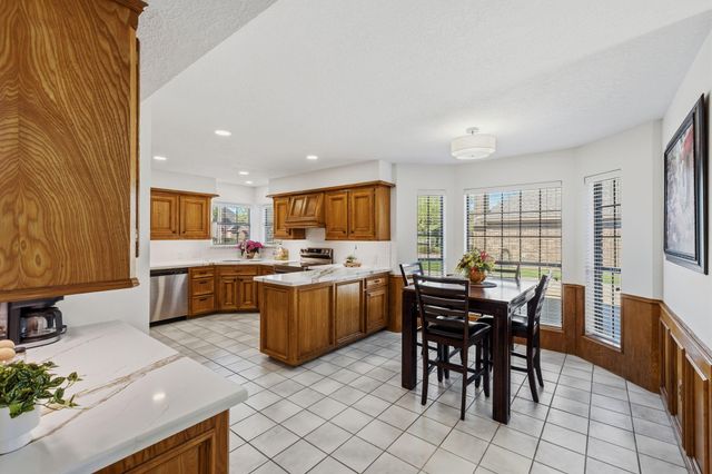 310 Pecan Loop Drive, Baytown, TX 77523