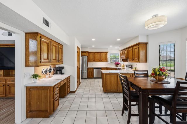 310 Pecan Loop Drive, Baytown, TX 77523