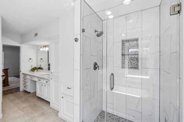 310 Pecan Loop Drive, Baytown, TX 77523