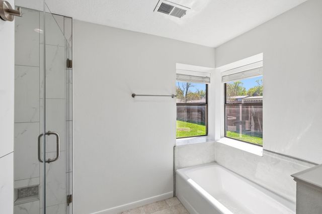 310 Pecan Loop Drive, Baytown, TX 77523