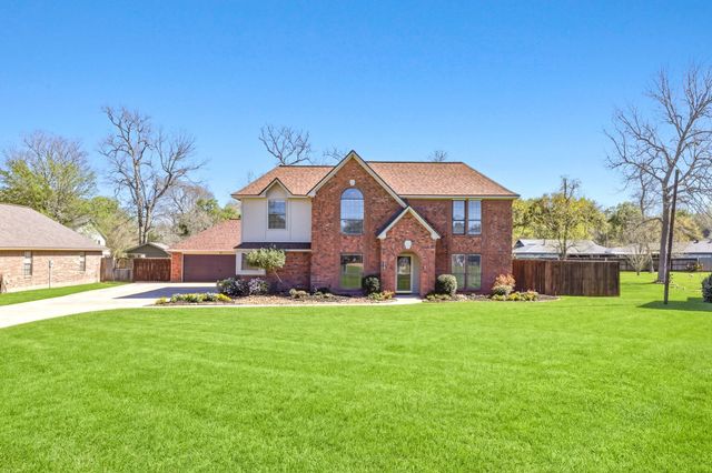 310 Pecan Loop Drive, Baytown, TX 77523