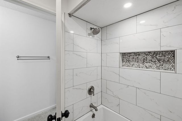 310 Pecan Loop Drive, Baytown, TX 77523