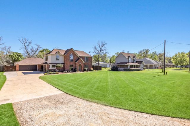 310 Pecan Loop Drive, Baytown, TX 77523