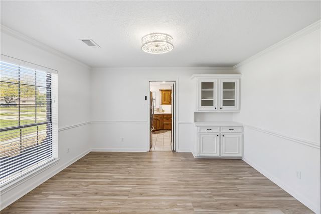 310 Pecan Loop Drive, Baytown, TX 77523