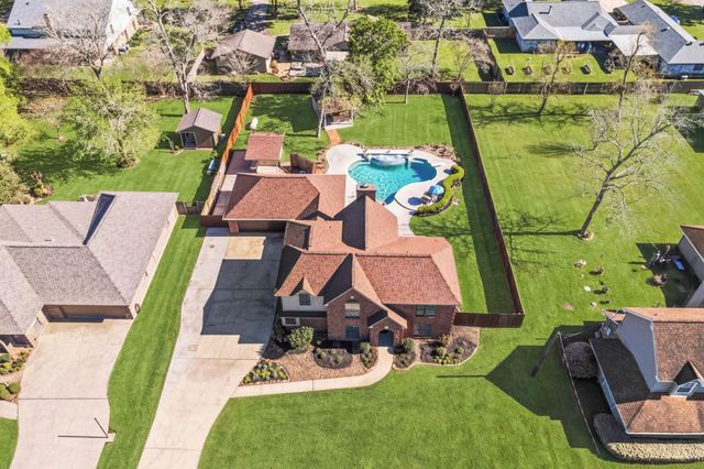 310 Pecan Loop Drive, Baytown, TX 77523