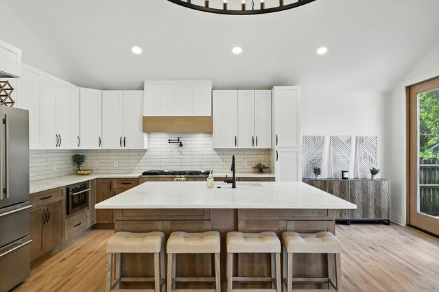 3532 W Biddison Street, Fort Worth, TX 76109