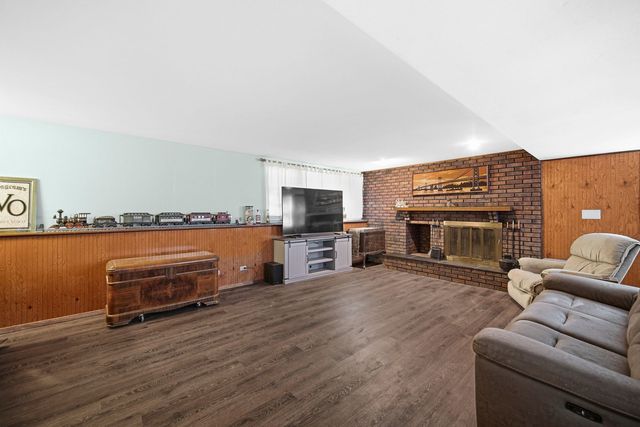 12 Regent Court, Buffalo Grove, IL 60089