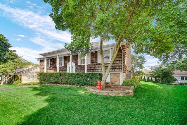 12 Regent Court, Buffalo Grove, IL 60089