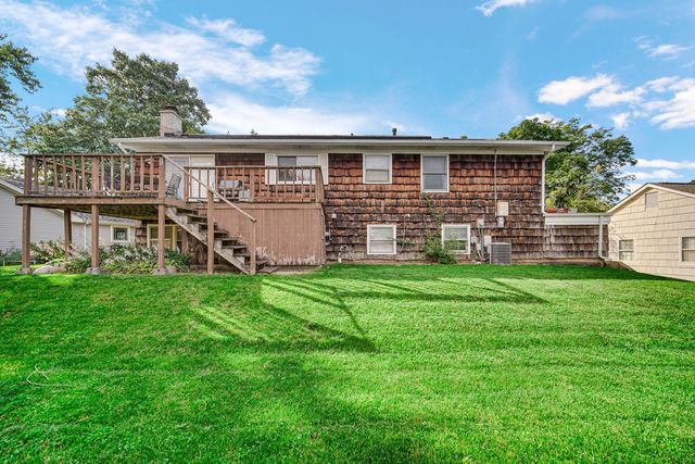12 Regent Court, Buffalo Grove, IL 60089