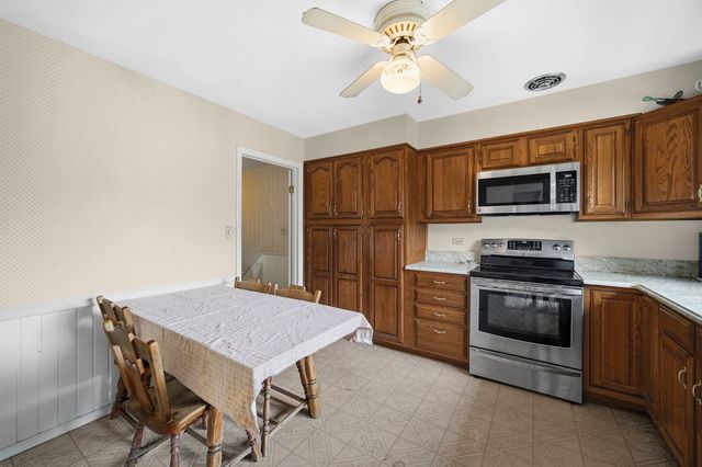 12 Regent Court, Buffalo Grove, IL 60089