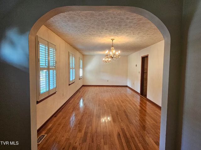 94 Ridge Road, Lebanon, VA 24266