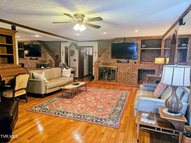 94 Ridge Road, Lebanon, VA 24266