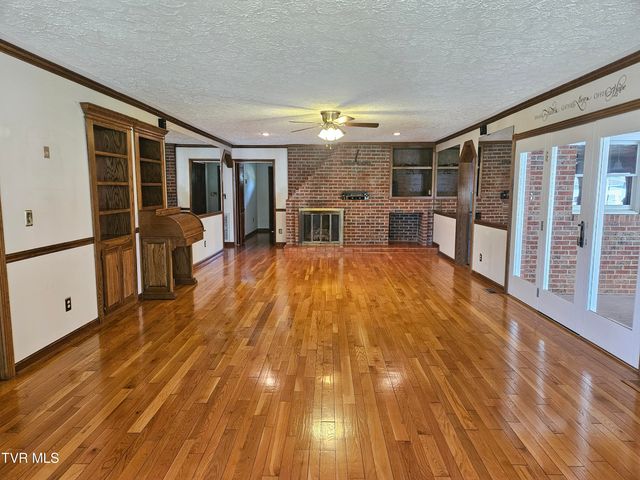94 Ridge Road, Lebanon, VA 24266