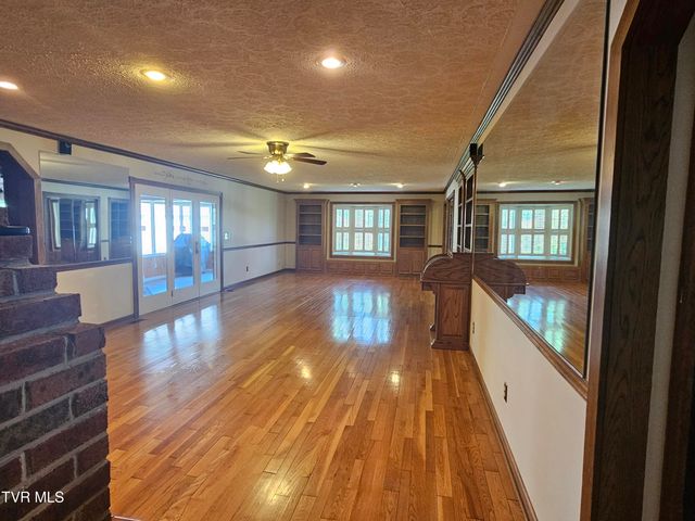 94 Ridge Road, Lebanon, VA 24266