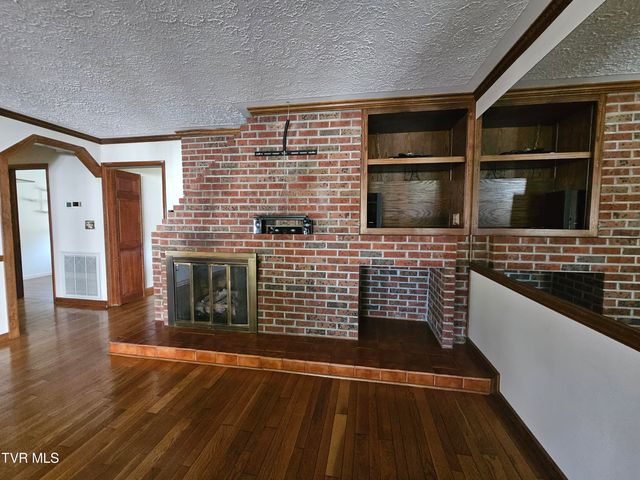 94 Ridge Road, Lebanon, VA 24266