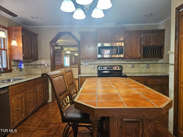 94 Ridge Road, Lebanon, VA 24266