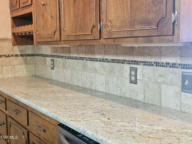 94 Ridge Road, Lebanon, VA 24266