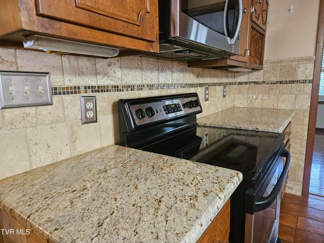 94 Ridge Road, Lebanon, VA 24266