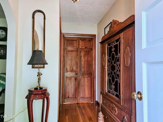 94 Ridge Road, Lebanon, VA 24266
