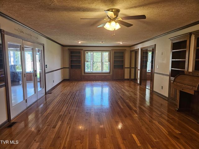 94 Ridge Road, Lebanon, VA 24266