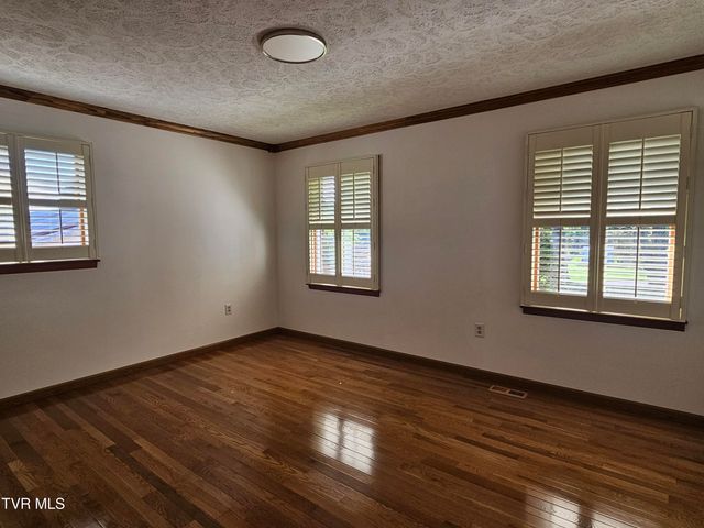 94 Ridge Road, Lebanon, VA 24266