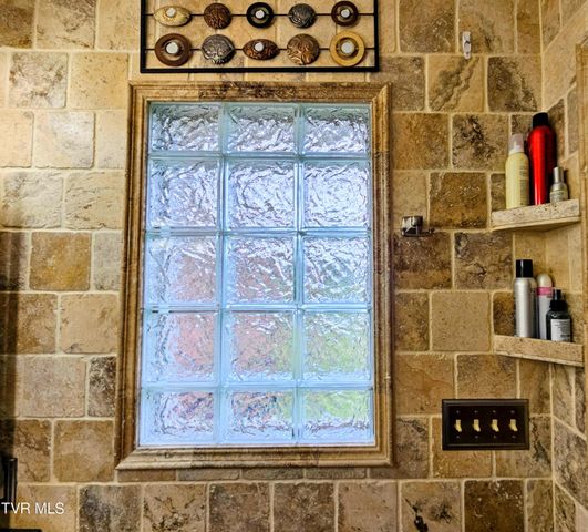 94 Ridge Road, Lebanon, VA 24266