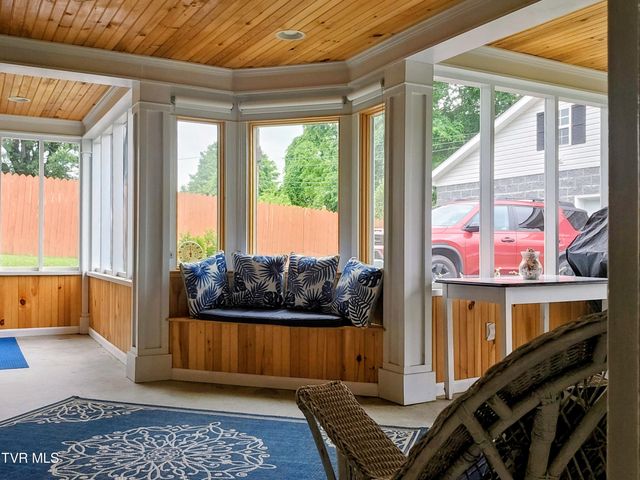 94 Ridge Road, Lebanon, VA 24266