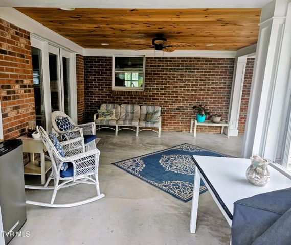 94 Ridge Road, Lebanon, VA 24266