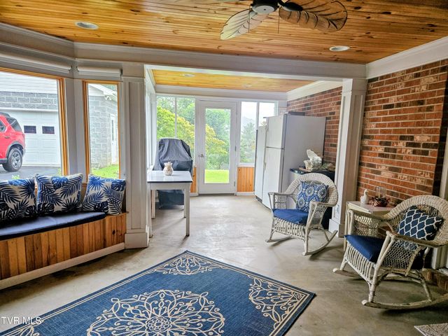 94 Ridge Road, Lebanon, VA 24266