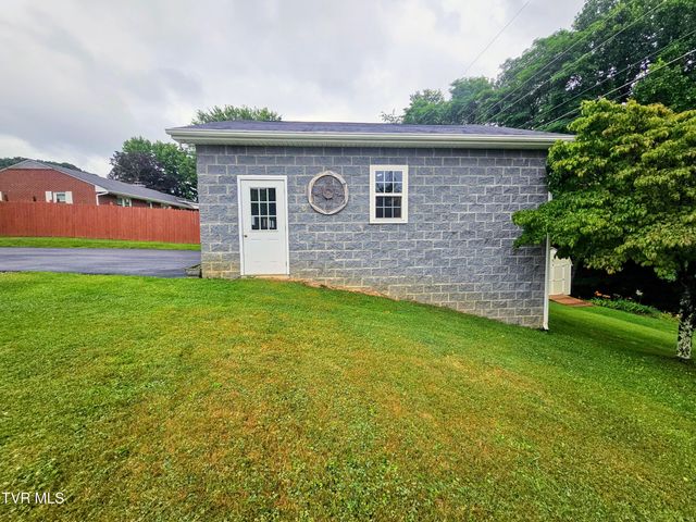 94 Ridge Road, Lebanon, VA 24266