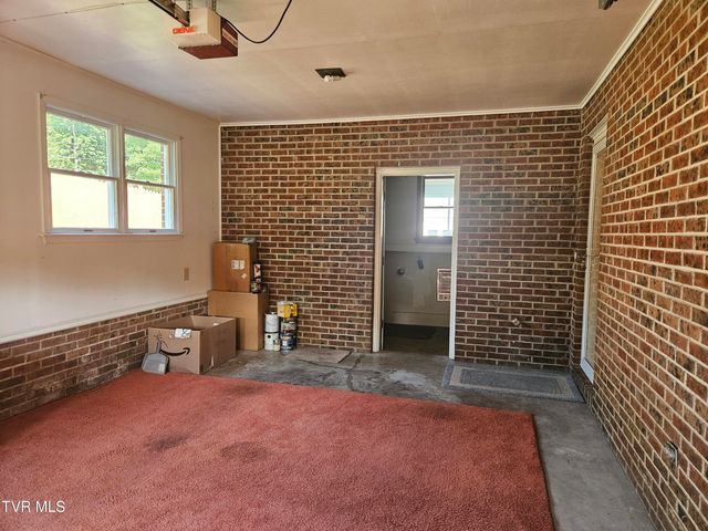 94 Ridge Road, Lebanon, VA 24266